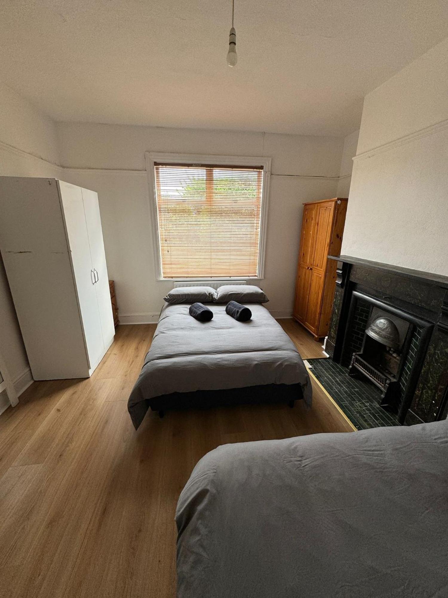 Nice Triple Room At 2 Iveragh Rd-6 Dublin Kültér fotó